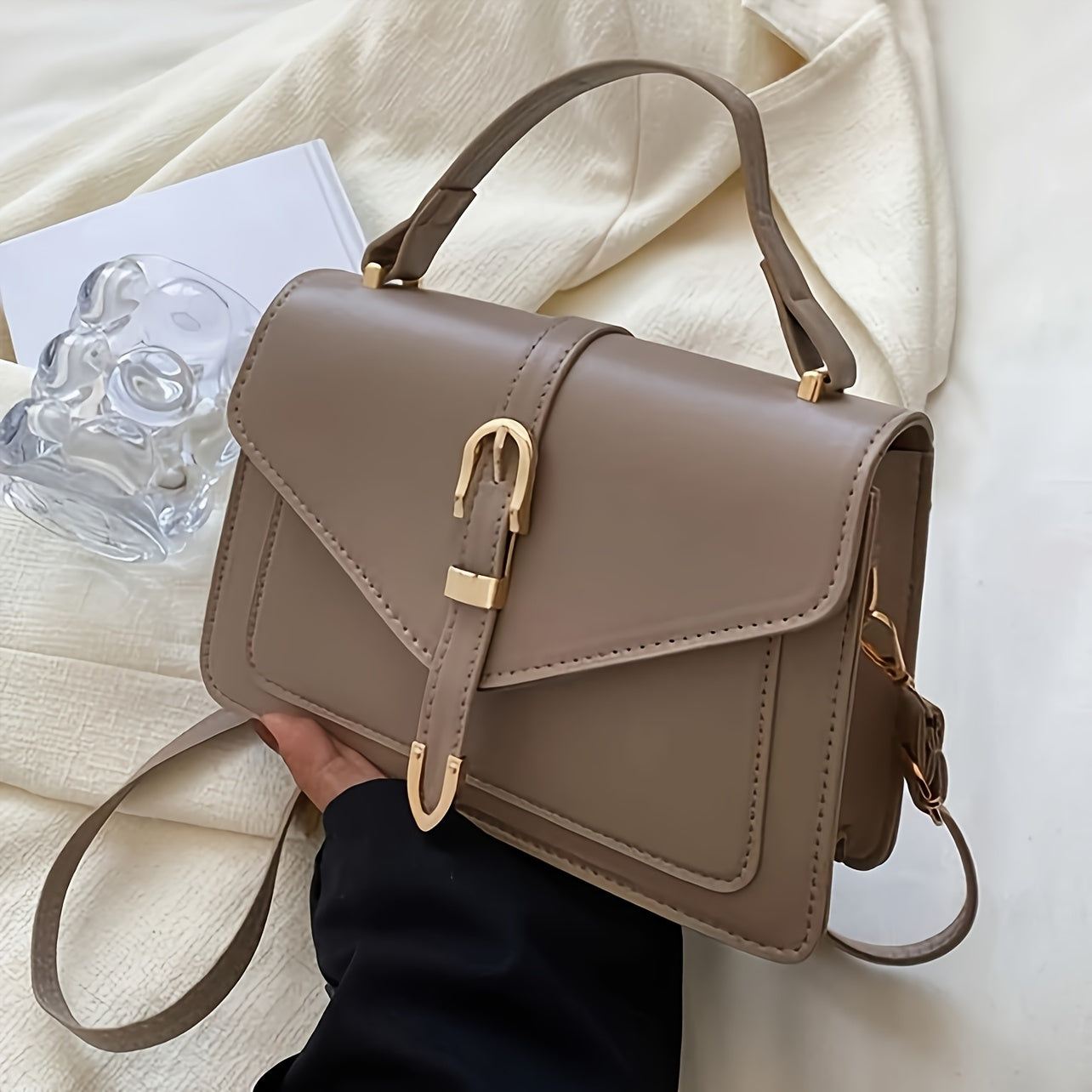Stylish Women's Crossbody Bag – Elegant Black